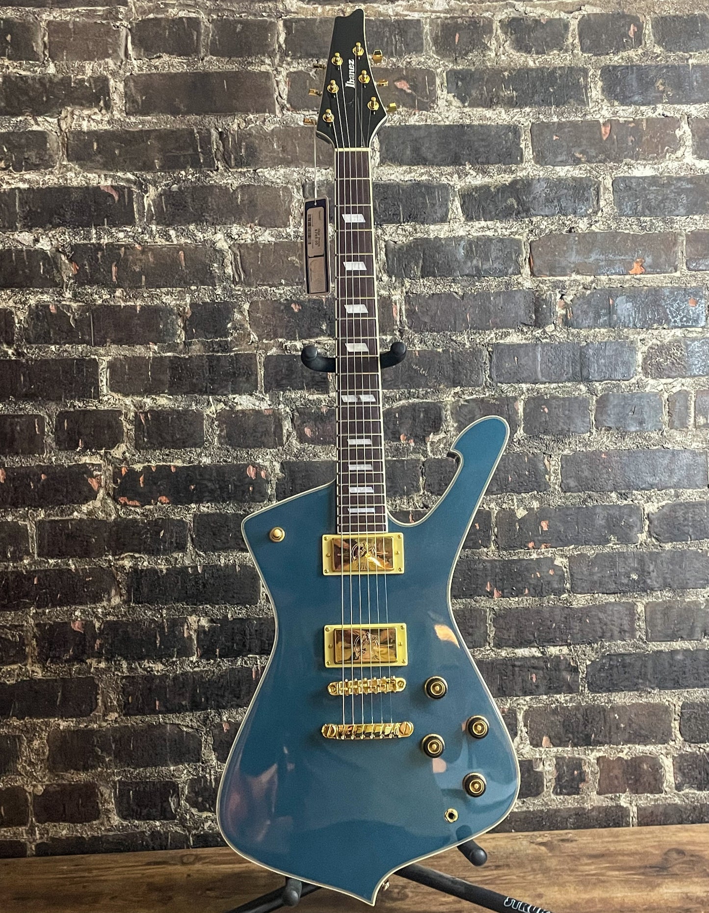 Ibanez Iceman IC420 Electric Guitar - Antique Blue Metallic