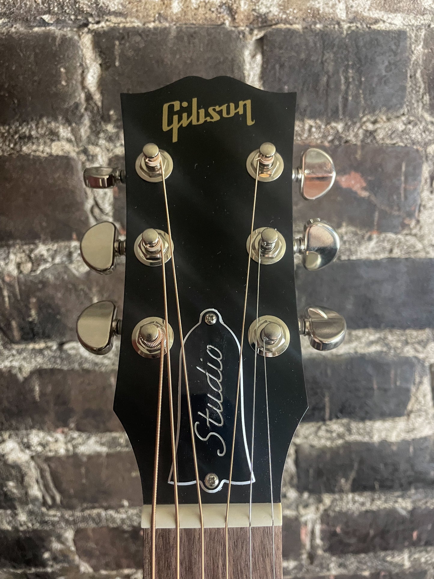 Gibson Acoustic J-45 Studio Walnut Acoustic-electric Guitar - Walnut Burst