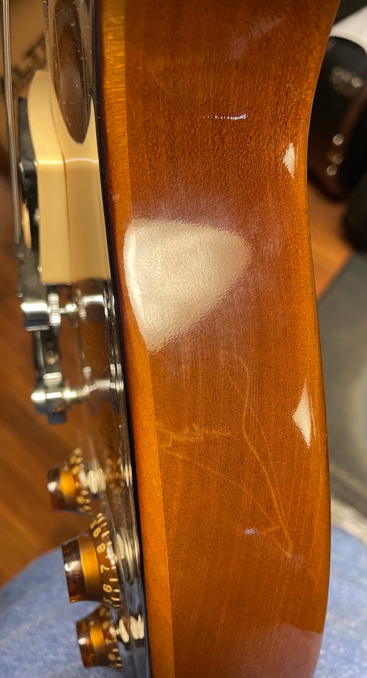 2010 Gibson Les Paul Deluxe-Sunburst (USED)