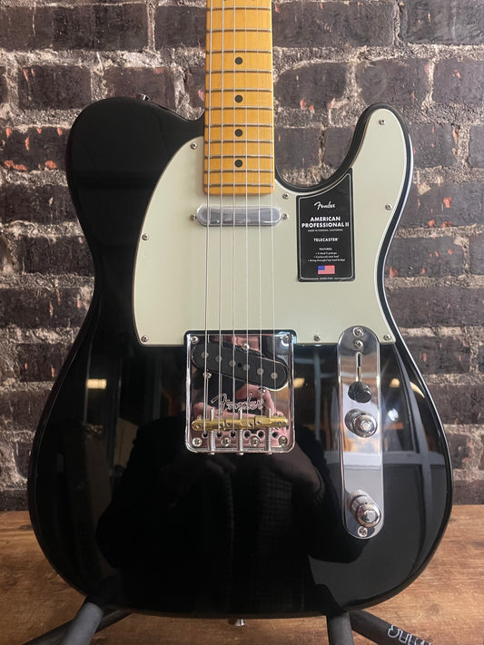 Fender American Professional II Telecaster - Black with Maple Fingerboard