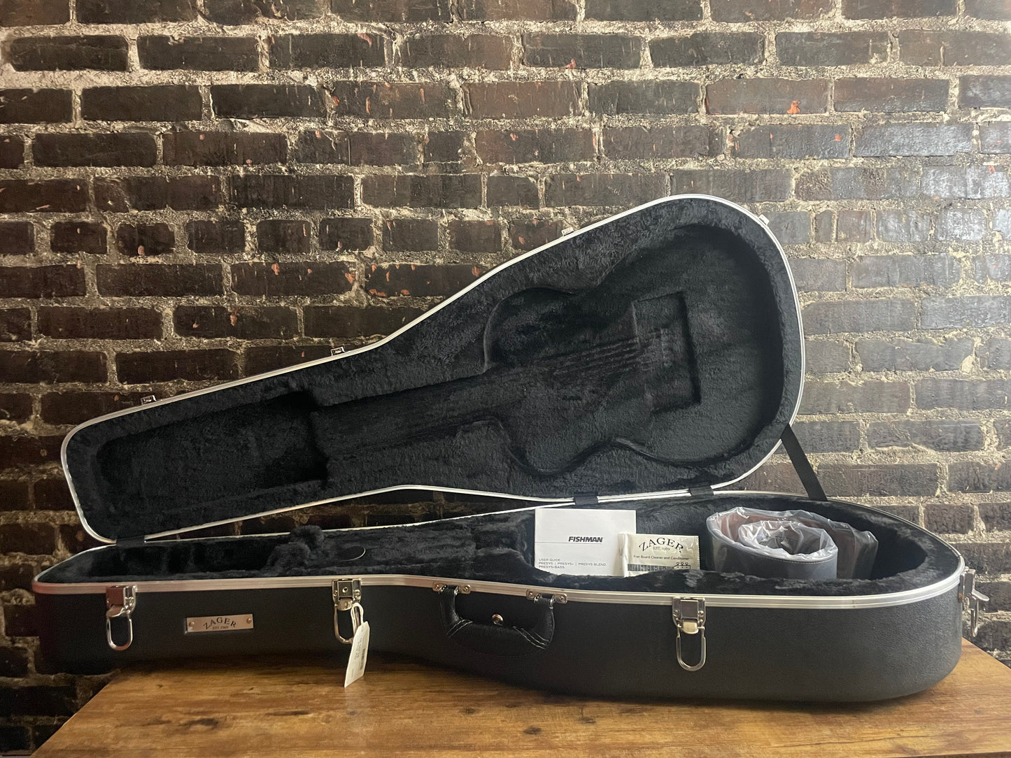 2022 Zager ZAD80CE Acoustic Electric Pro Series Smaller “OM” Size (USED)