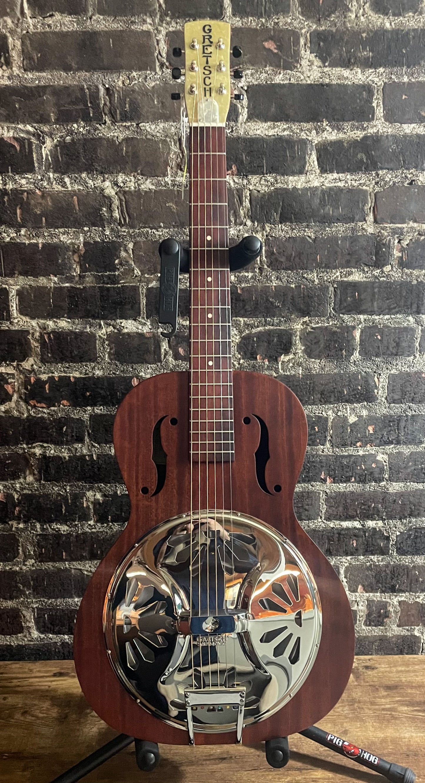 Gretsch G9200 Boxcar Round-neck, Mahogany Body Resonator