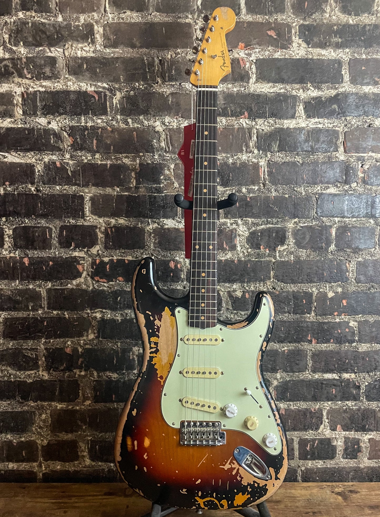 Fender Mike McCready Stratocaster Electric Guitar - 3-color Sunburst