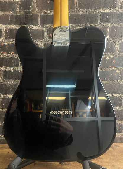 Fender American Professional II Telecaster - Black with Maple Fingerboard