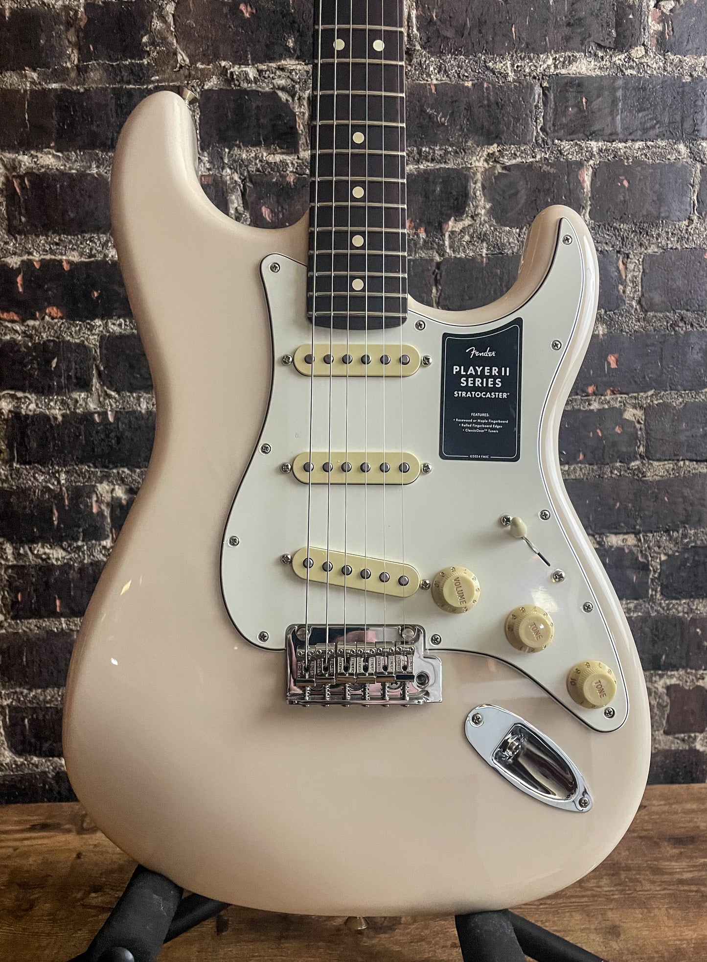 Fender Player II Stratocaster Electric Guitar - White Blonde with Rosewood Fingerboard