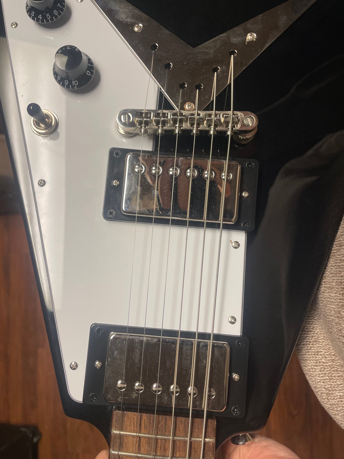 2023 Epiphone Flying V- Ebony (USED)