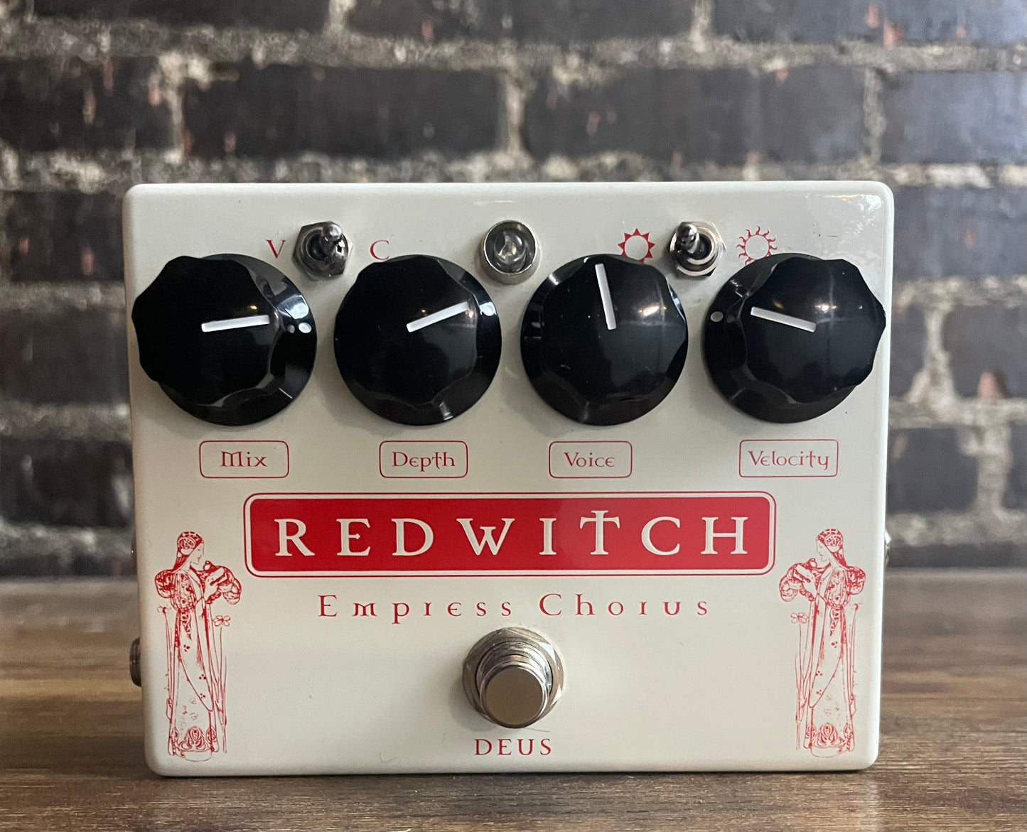 Red Witch Empress Deus Chorus Pedal (USED)