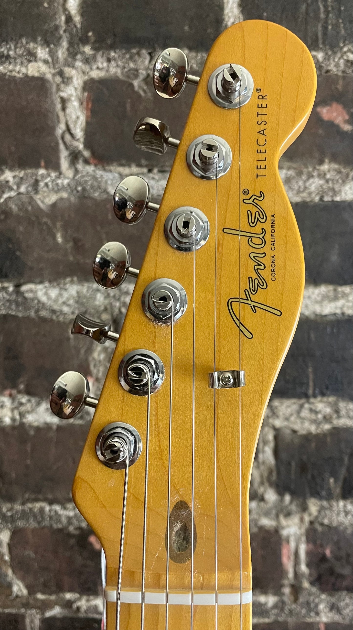 Fender American Professional Classic Telecaster Electric Guitar - Butterscotch Blonde