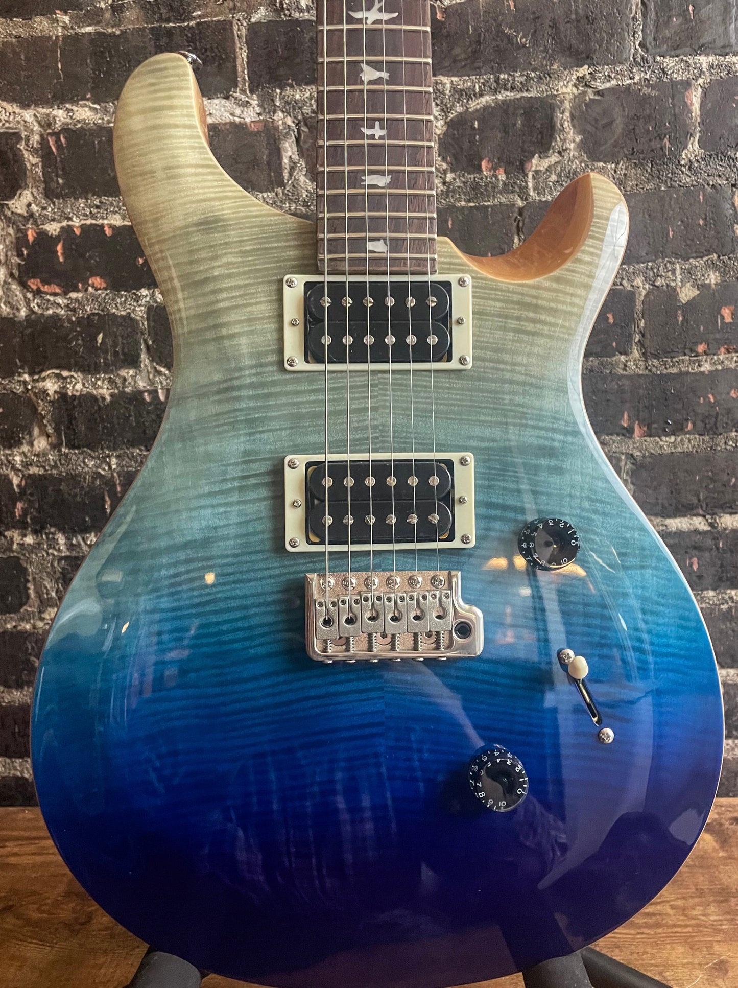 PRS SE Custom 24 Limited-Edition Electric Guitar Blue Fade