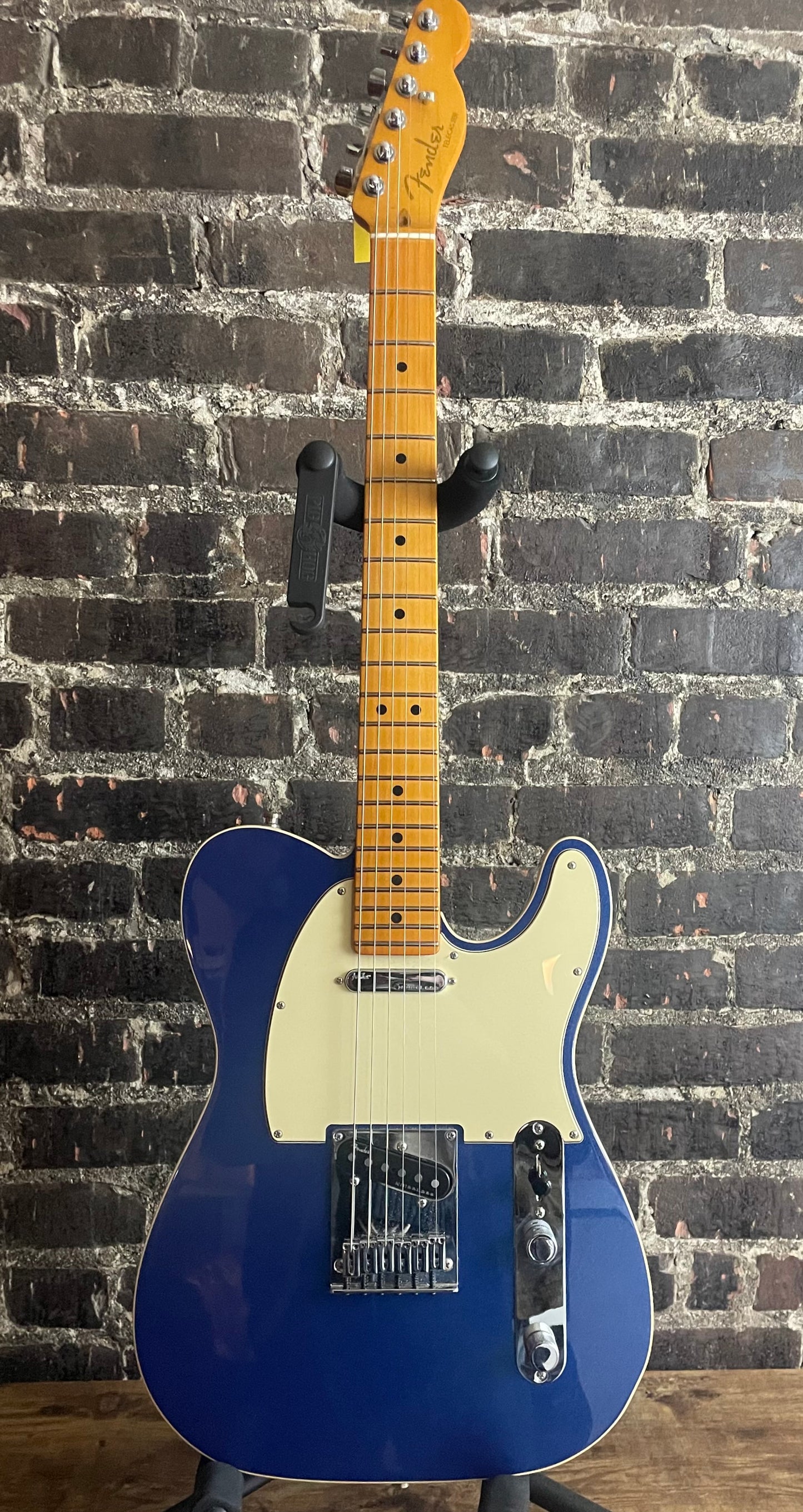 Fender American Ultra Telecaster - Cobra Blue with Maple Fingerboard