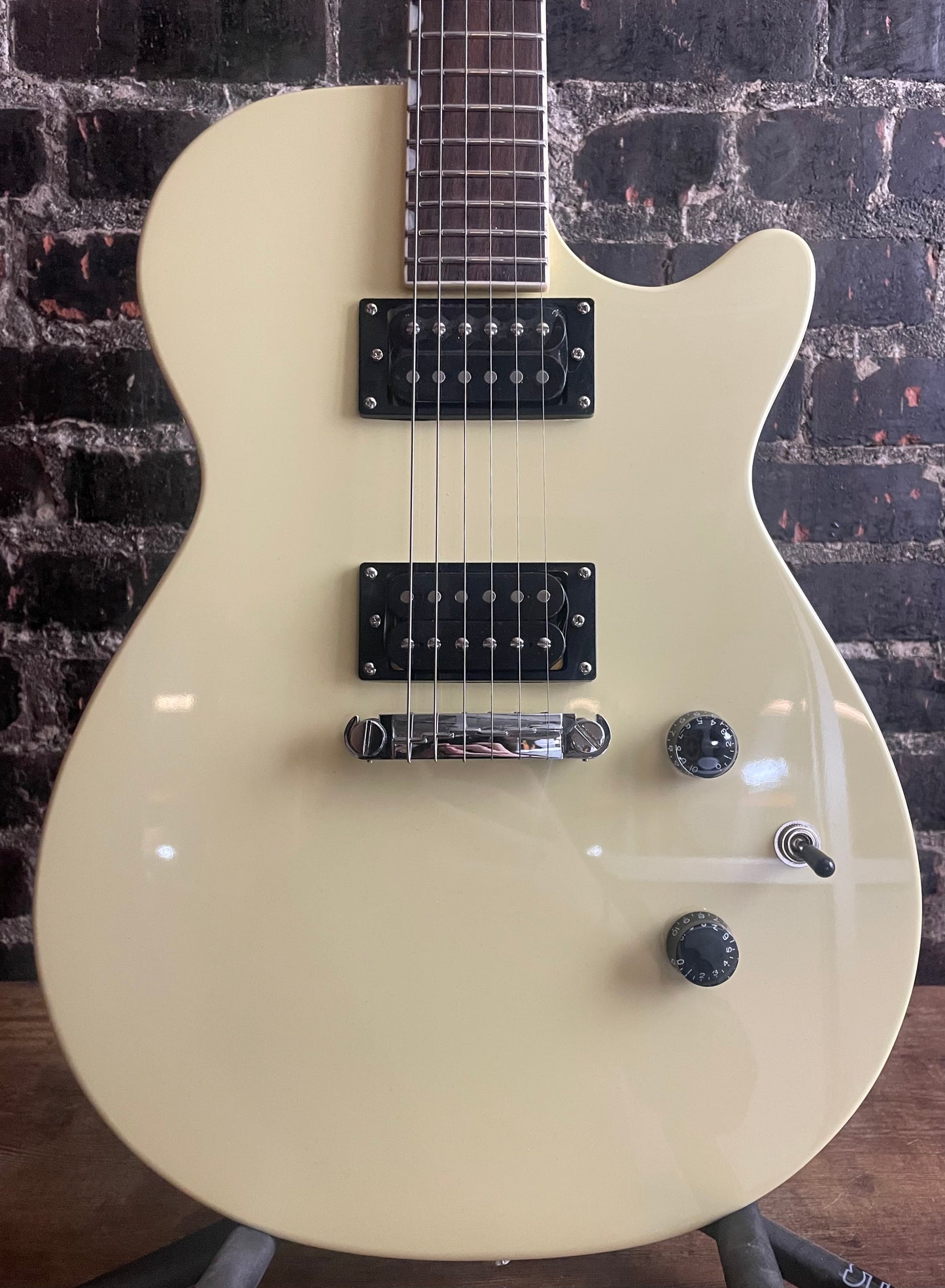Gretsch Streamliner Jet Club Electric Guitar - Aged White