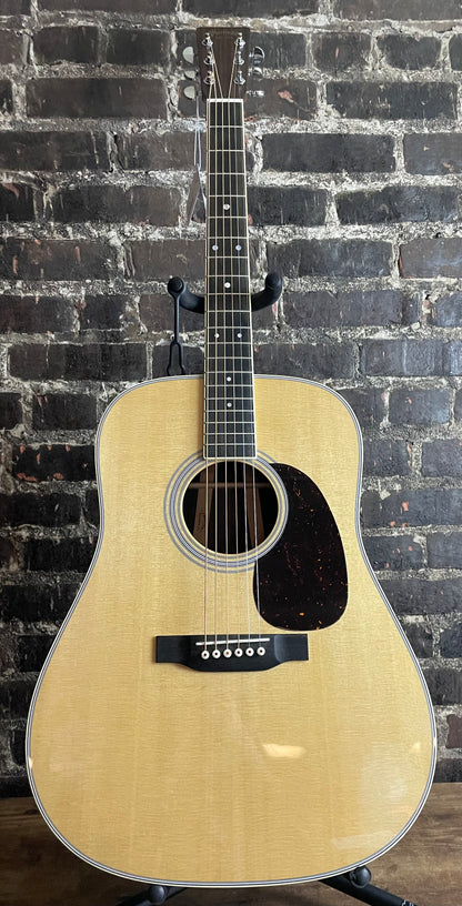 Martin D-35 Standard Series Acoustic Guitar - Natural Aging Toner