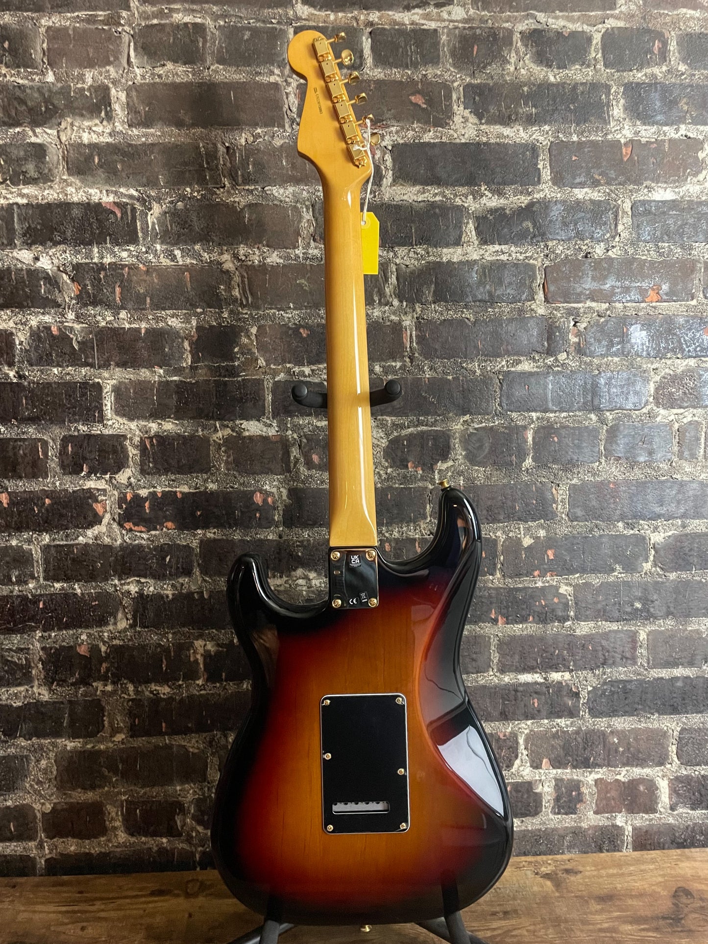 2023 Fender Stevie Ray Vaughan Stratocaster - 3-Tone Sunburst (USED)