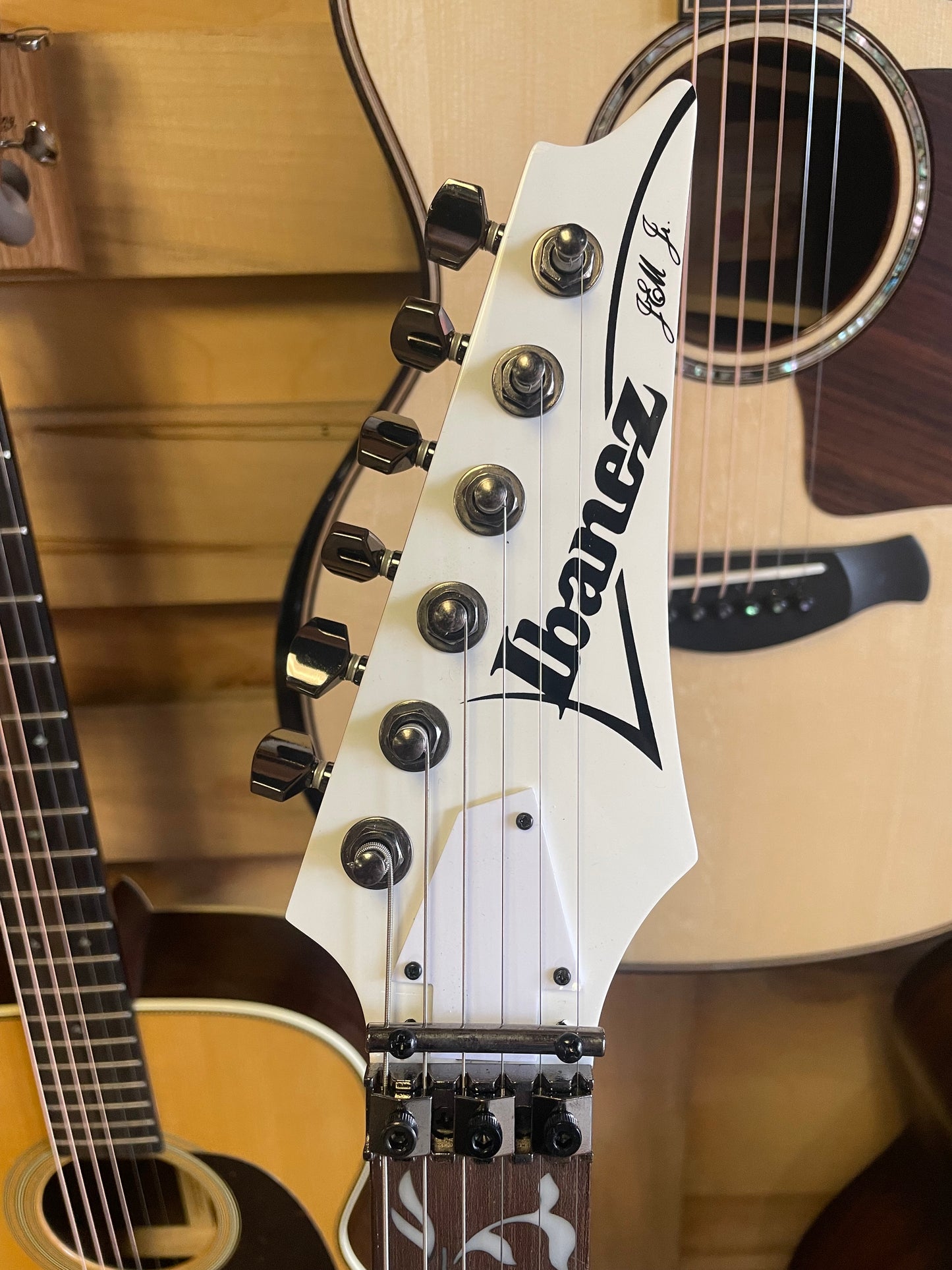 Ibanez JEMJR Steve Vai Signature JEM Series Electric Guitar White (NEW)
