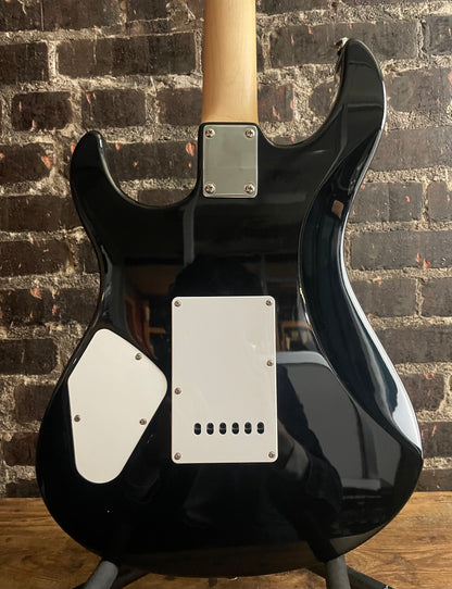 Yamaha PAC112V Pacifica Electric Guitar - Black