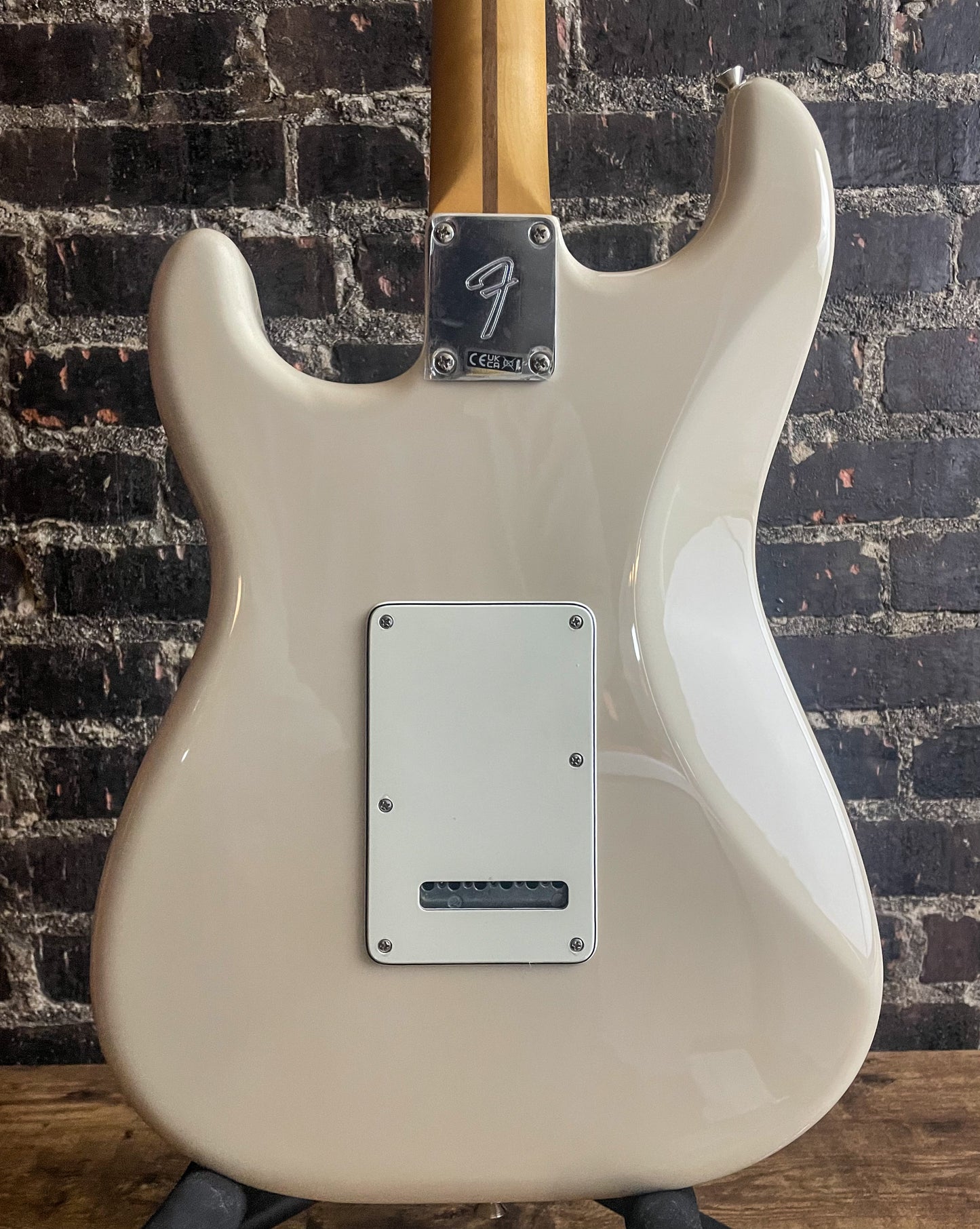 Fender Player II Stratocaster Electric Guitar - White Blonde with Rosewood Fingerboard