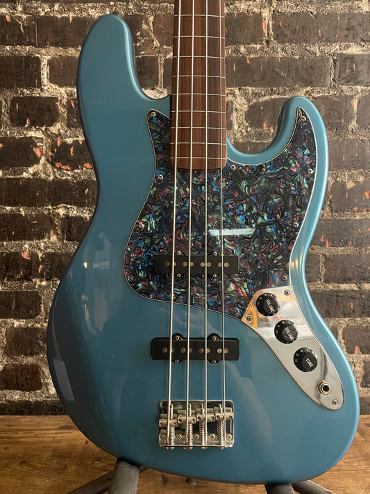 2007 Fender Standard Fretless Jazz Bass- Lake Placid Blue (USED)