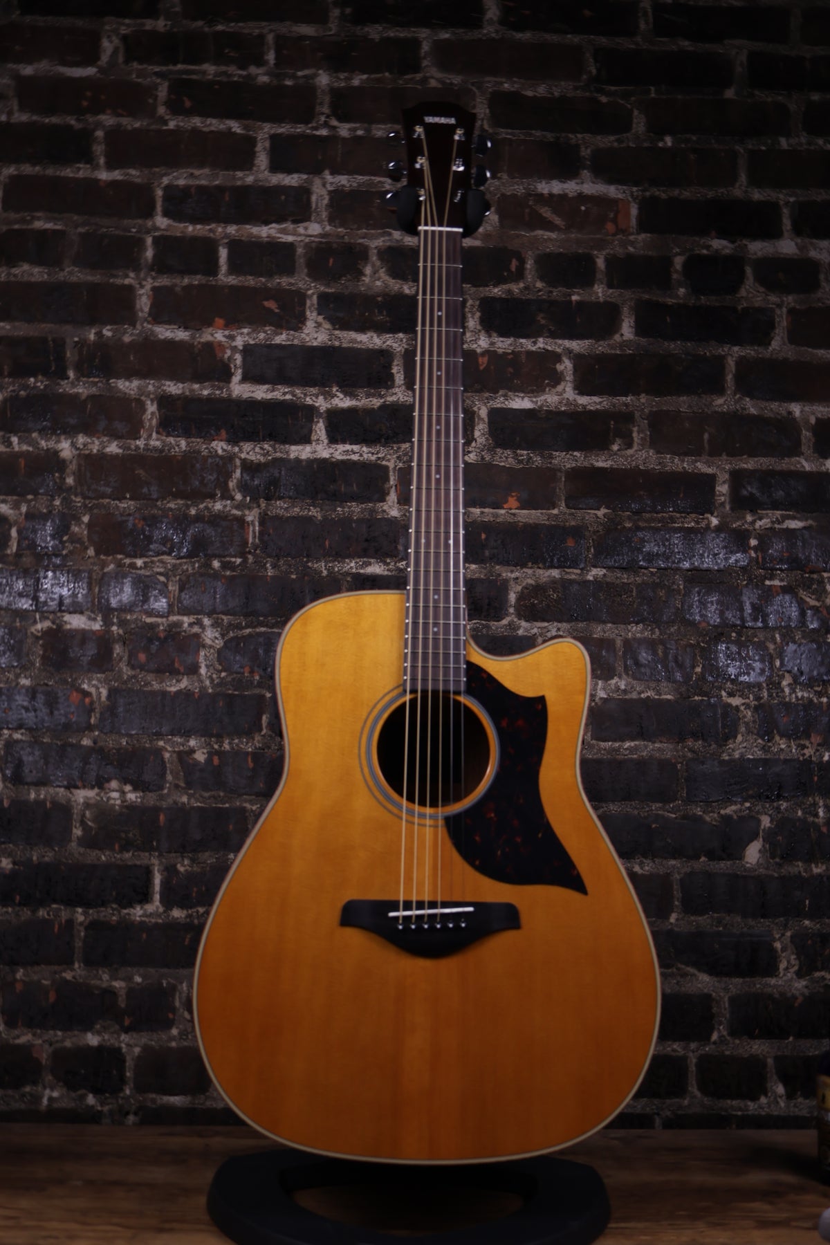 Yamaha A1M Acoustic-electric Guitar - Vintage Natural