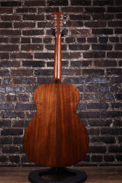 Martin 00018 Acoustic Guitar (USED)