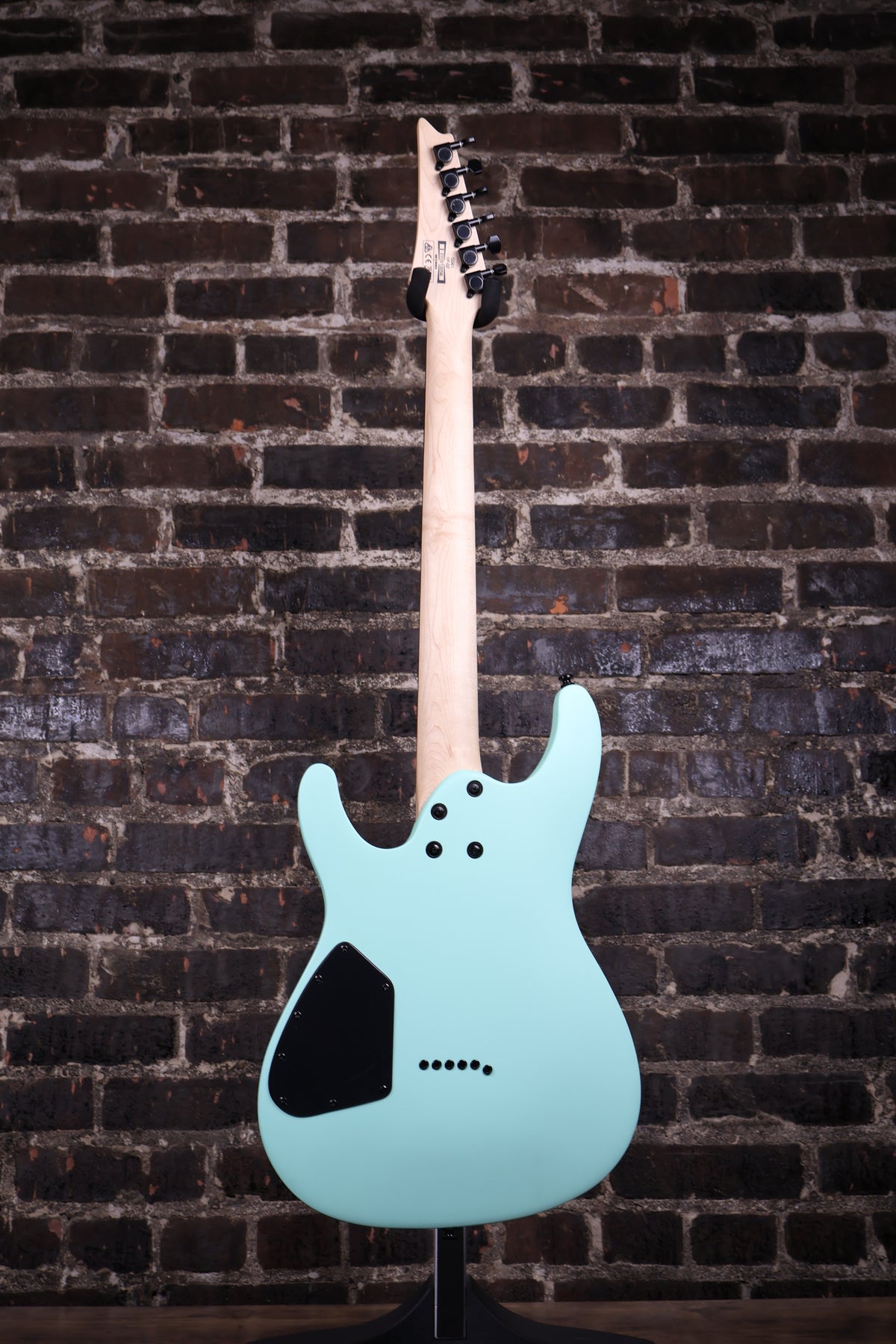IBANEZ S561SFM Ibanez Standard S561 Electric Guitar - Sea Foam Green MatteSolidbody Electric Guitar with Meranti Body, Maple Neck, Rosewood Fretboard, 2 Single-coil Pickups, and 1 Humbucker - Sea Foam Green Matte