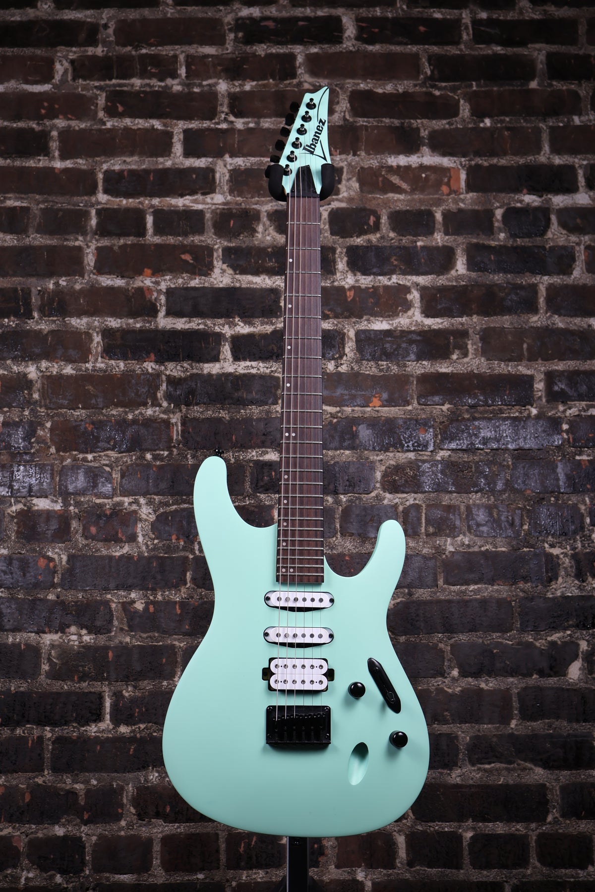 IBANEZ S561SFM Ibanez Standard S561 Electric Guitar - Sea Foam Green MatteSolidbody Electric Guitar with Meranti Body, Maple Neck, Rosewood Fretboard, 2 Single-coil Pickups, and 1 Humbucker - Sea Foam Green Matte