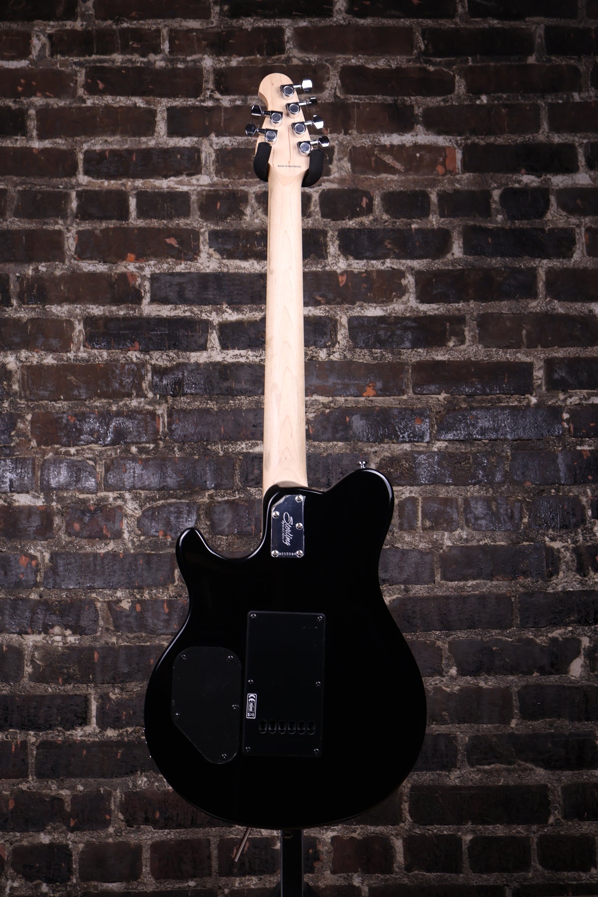 STERLING AX3QMSPBM1 Sterling By Music Man Axis Quilted Maple Electric Guitar - Spectrum Blue