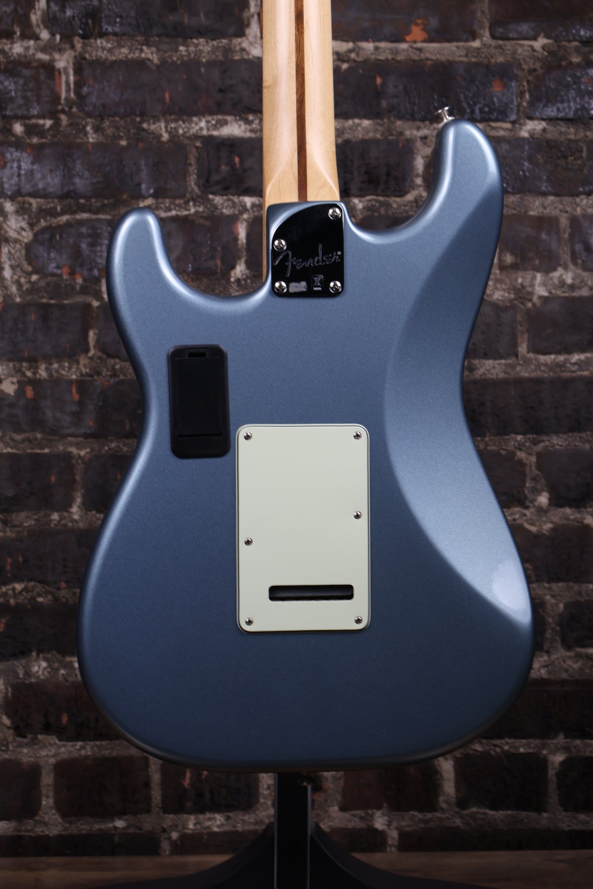 Fender Deluxe Roadhouse Stratocaster PF Mystic Ice Blue w/Gig Bag (USED)