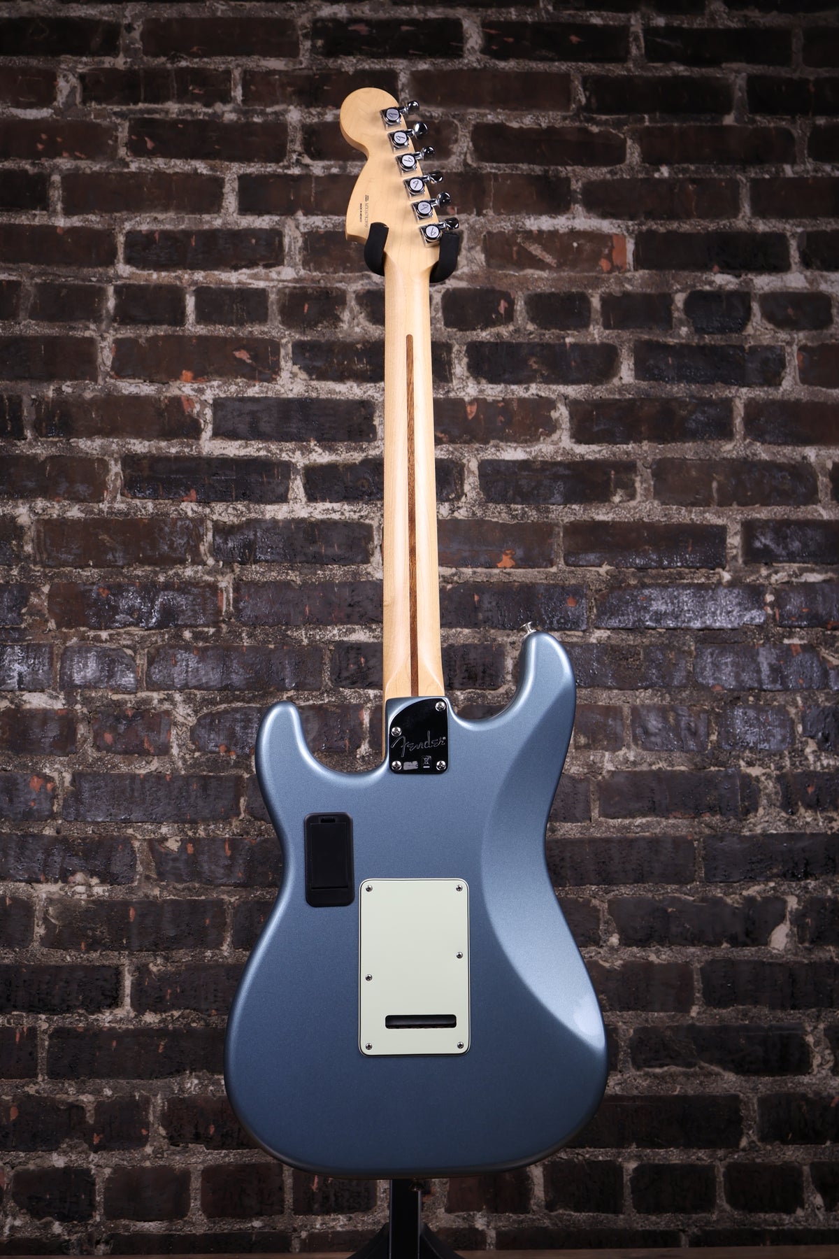 Fender Deluxe Roadhouse Stratocaster PF Mystic Ice Blue w/Gig Bag (USED)