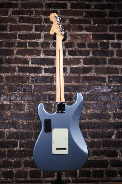 Fender Deluxe Roadhouse Stratocaster PF Mystic Ice Blue w/Gig Bag (USED)