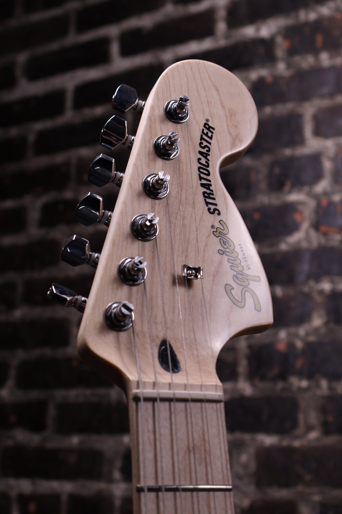 Squier FSR Affinity Stratocaster Electric Guitar - HSS - Graffiti Yellow 040
