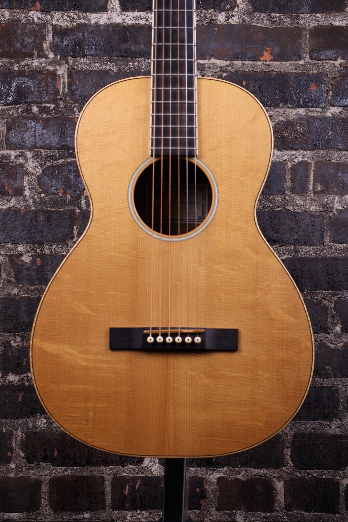 Larrivee O-01 Parlor Sized Acoustic Guitar (USED)
