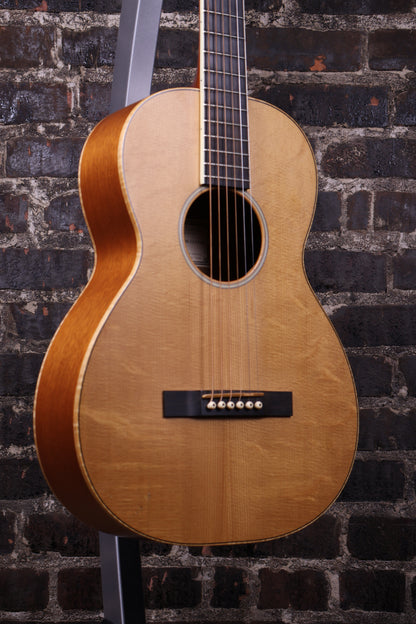 Larrivee O-01 Parlor Sized Acoustic Guitar (USED)