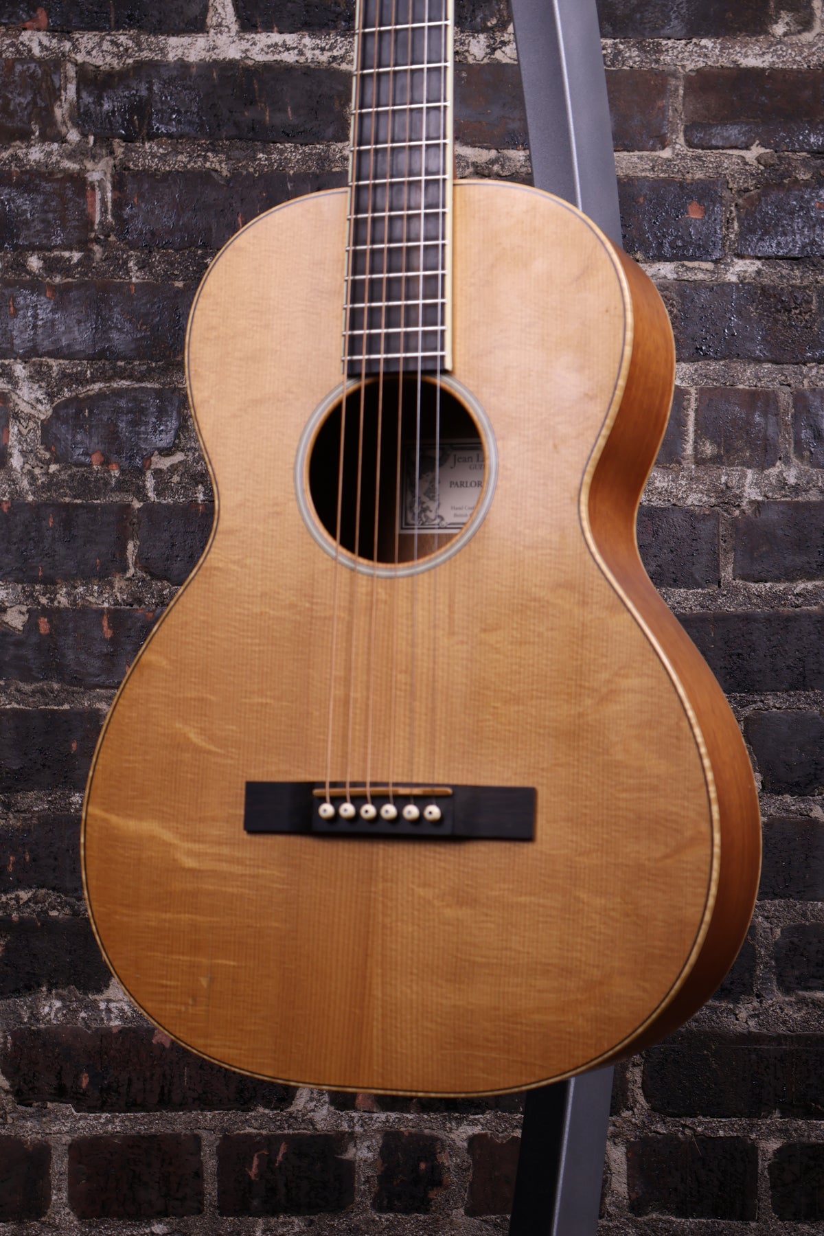 Larrivee O-01 Parlor Sized Acoustic Guitar (USED)