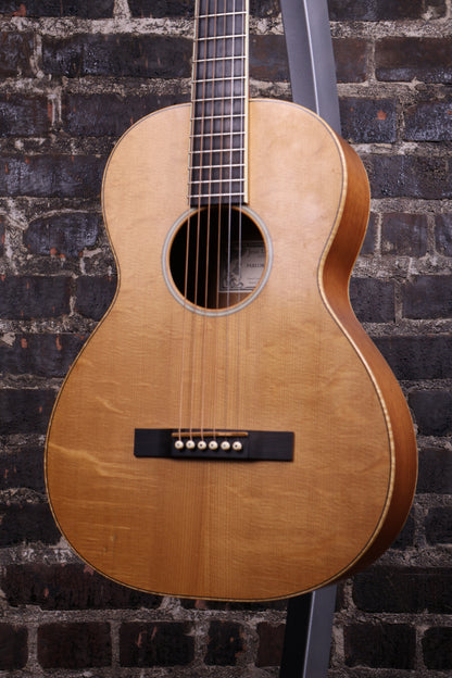 Larrivee O-01 Parlor Sized Acoustic Guitar (USED)