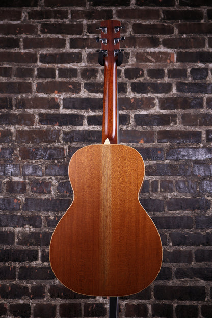 Larrivee O-01 Parlor Sized Acoustic Guitar (USED)