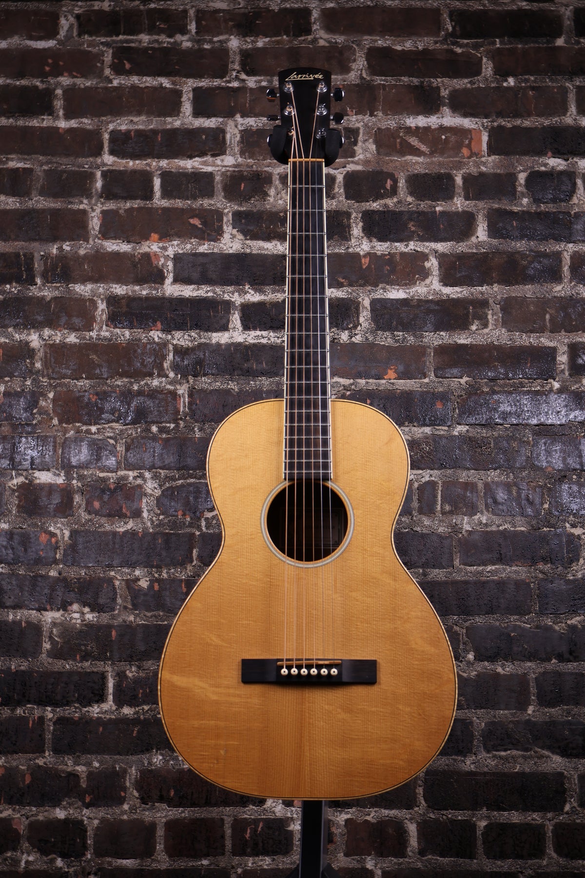 Larrivee O-01 Parlor Sized Acoustic Guitar (USED)