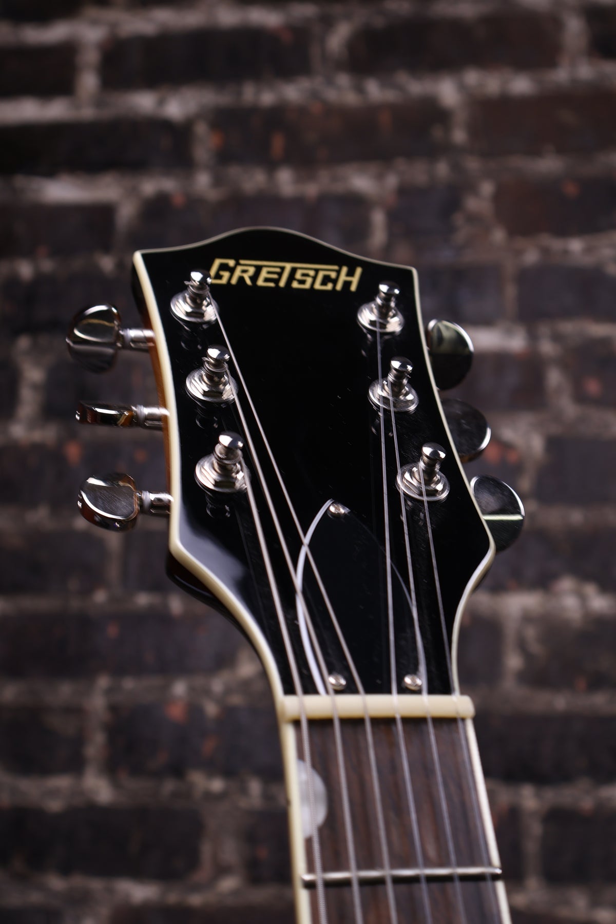 Gretsch Electric Guitar G2420 Streamliner™ Hollow Body with Chromatic II Tailpiece (USED)