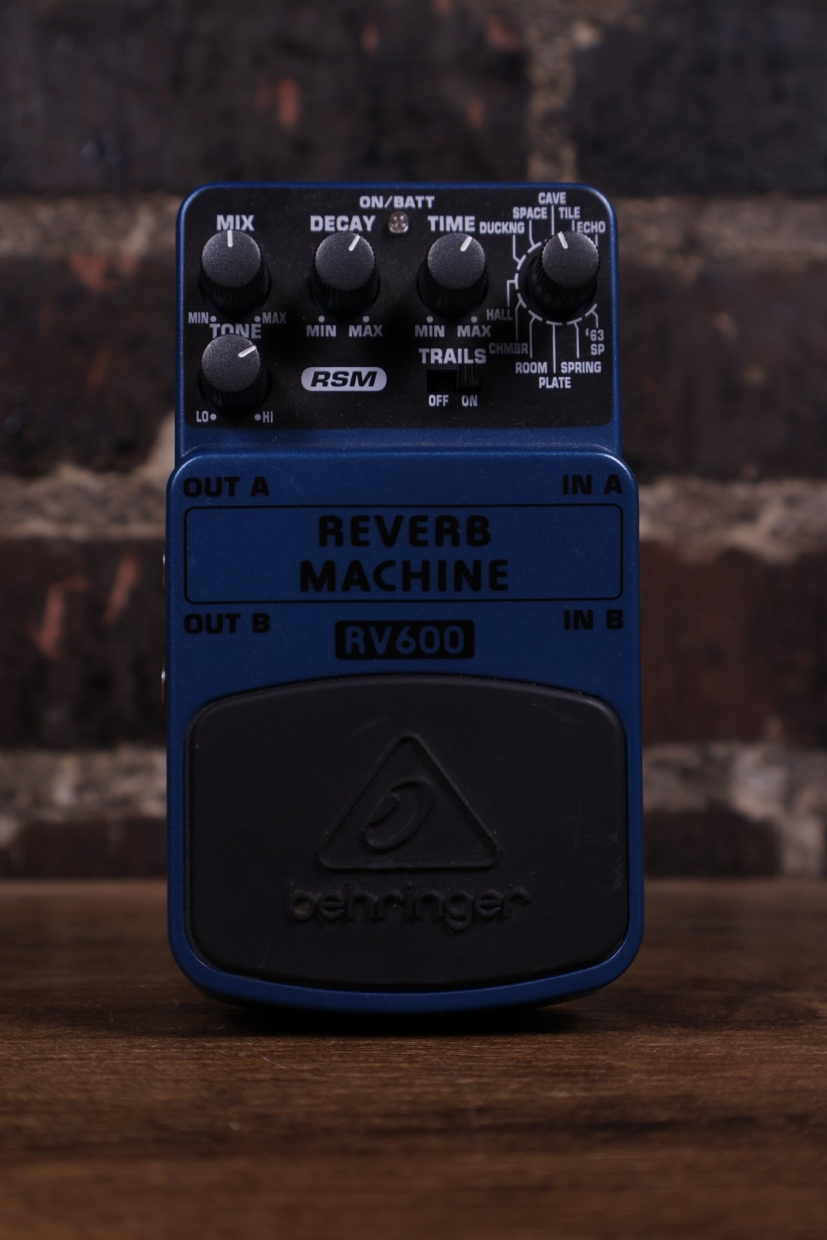 Behringer RV600 Ultimate Reverb Modeling Effects Pedal (USED)
