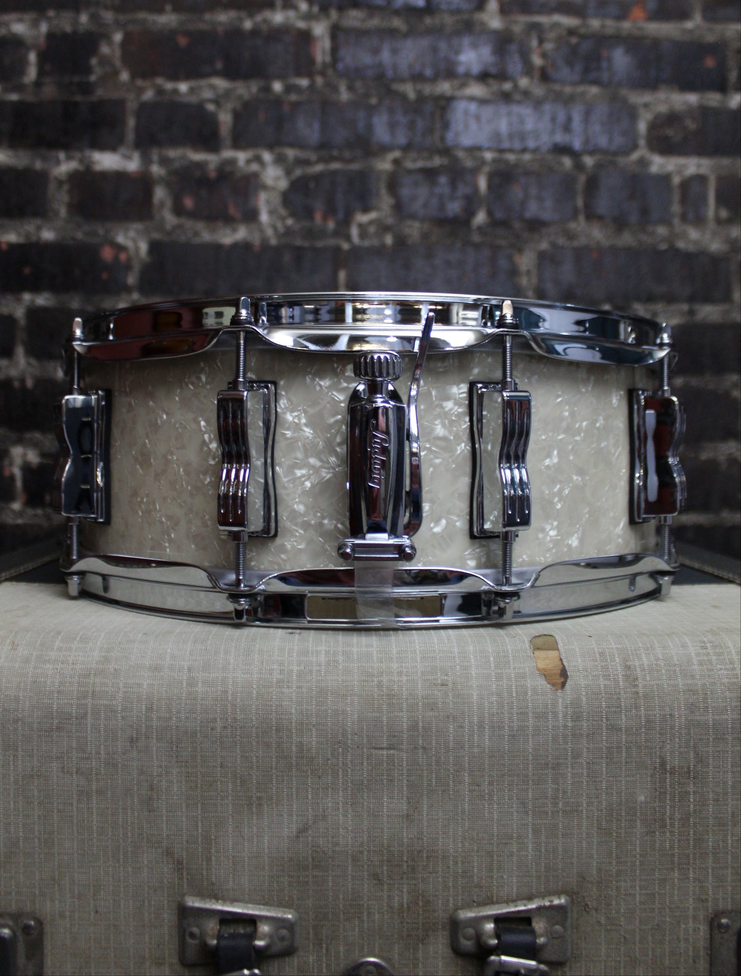 Ludwig Classic Maple Snare Drum - 5 x 14-inch - Vintage White Marine