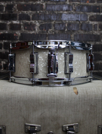 Ludwig Classic Maple Snare Drum - 5 x 14-inch - Vintage White Marine