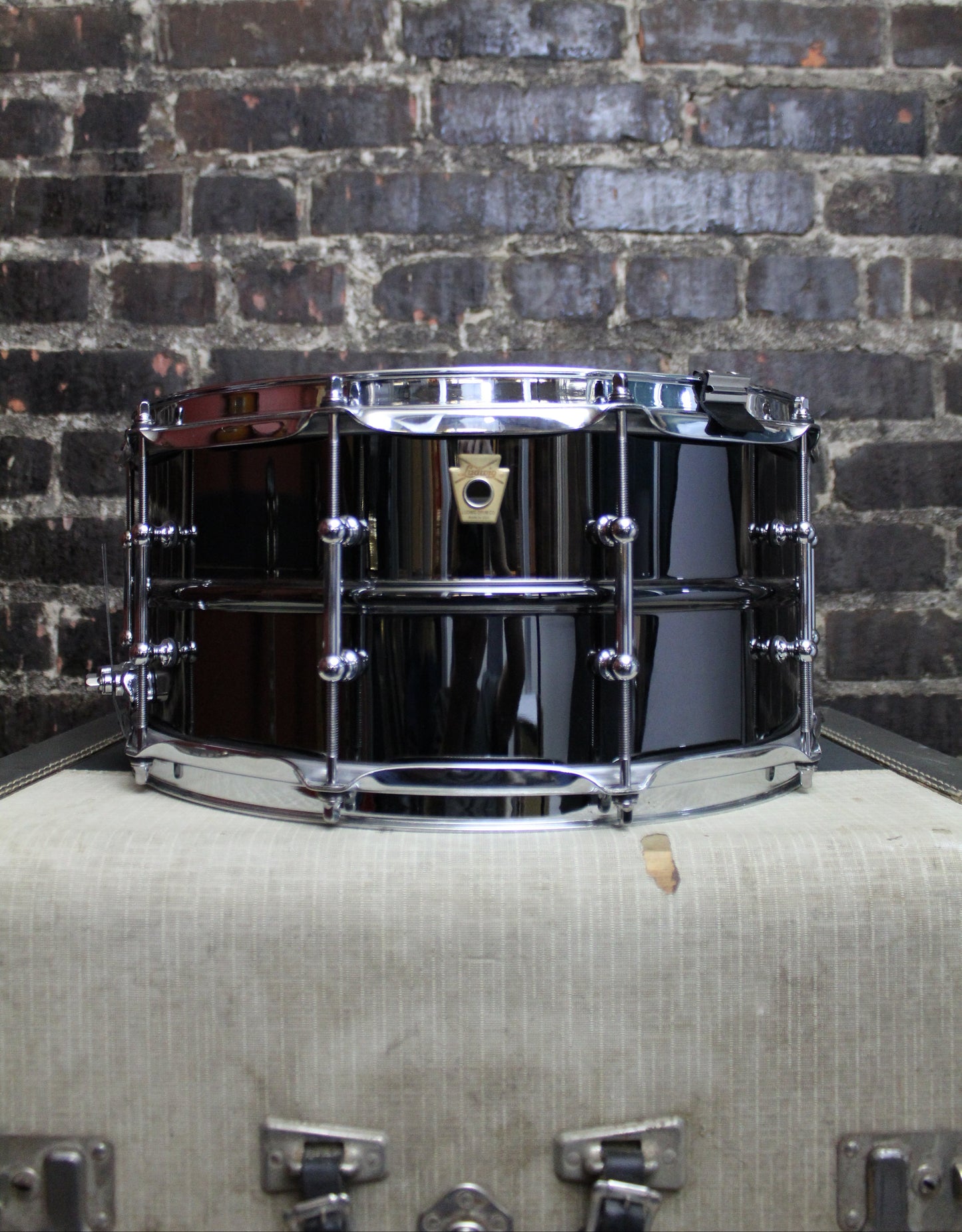 Ludwig Black Beauty 6.5 x 14-inch Brass Snare Drum with Tube Lugs - Black Nickel (DEMO)