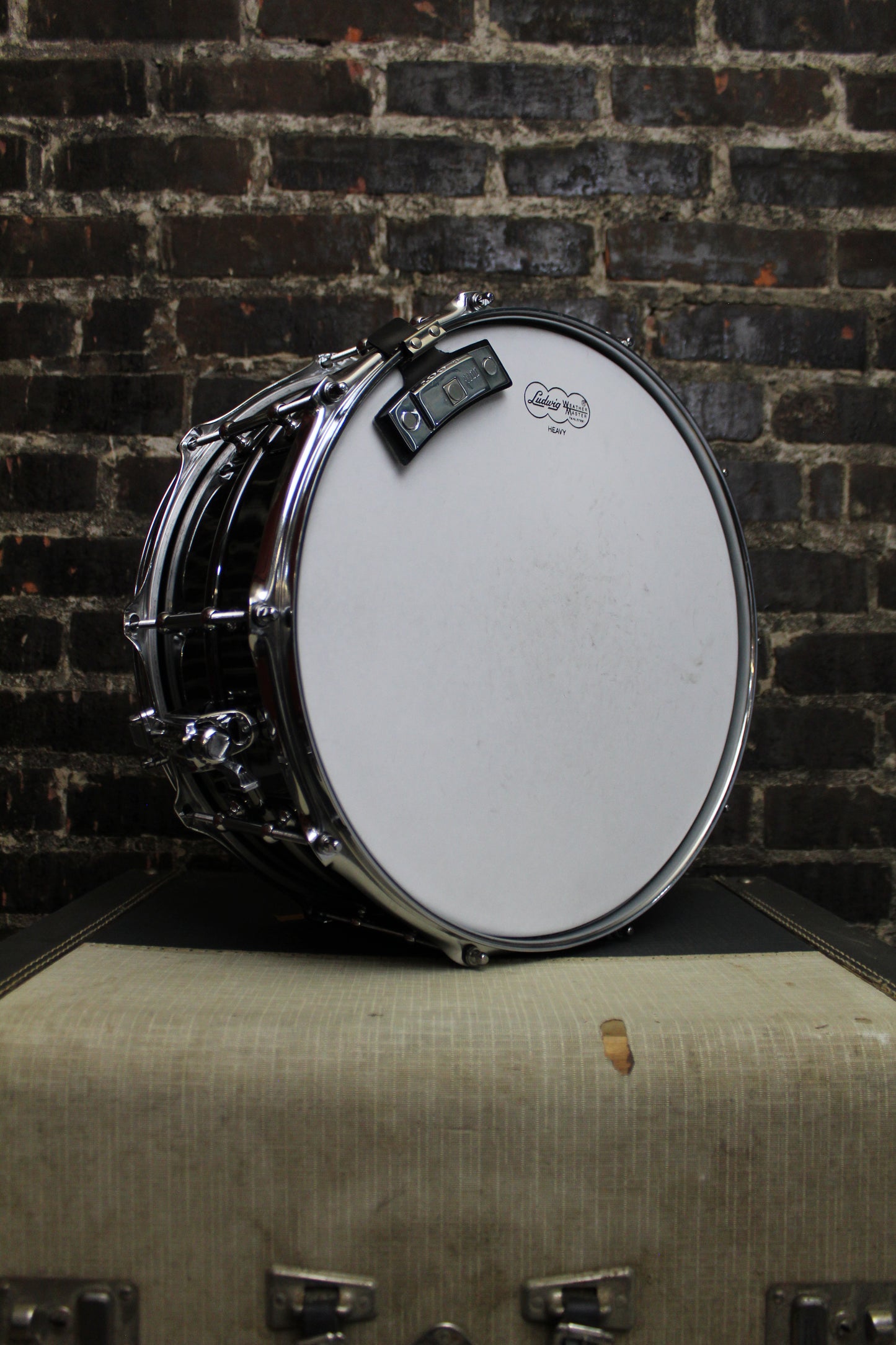Ludwig Black Beauty 6.5 x 14-inch Brass Snare Drum with Tube Lugs - Black Nickel (DEMO)