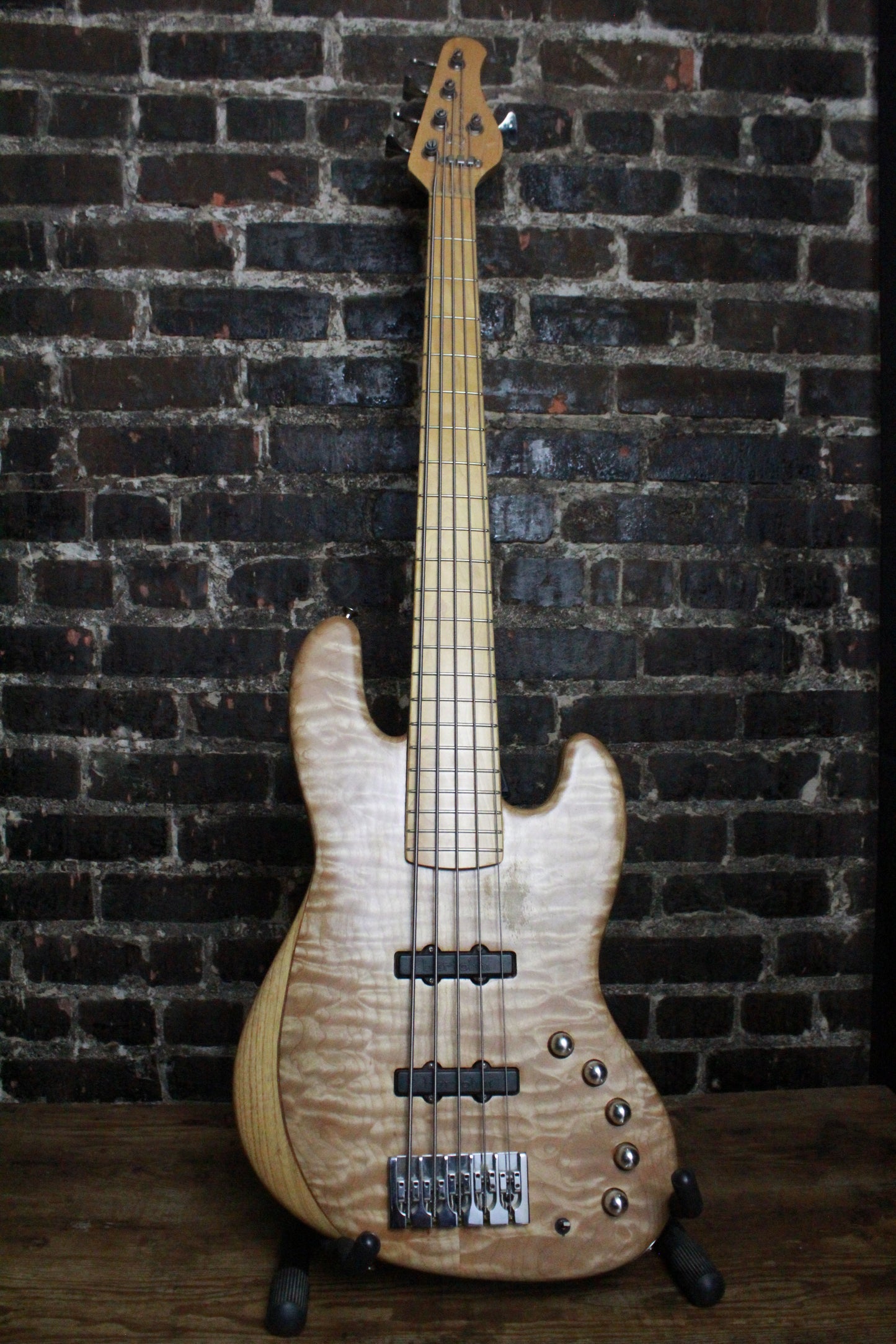Devon J5 Modern