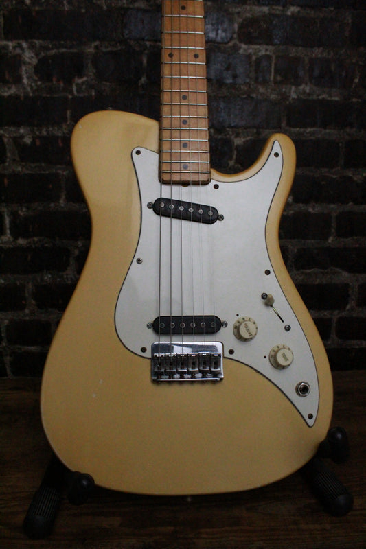 1981 Squier Bullet Deluxe (USED)