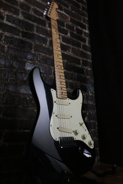 1980s Fender Stratocaster Plus (USED)