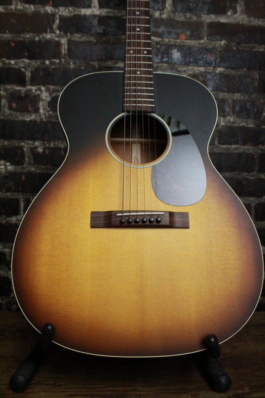 Martin 000-17  Satin (USED)