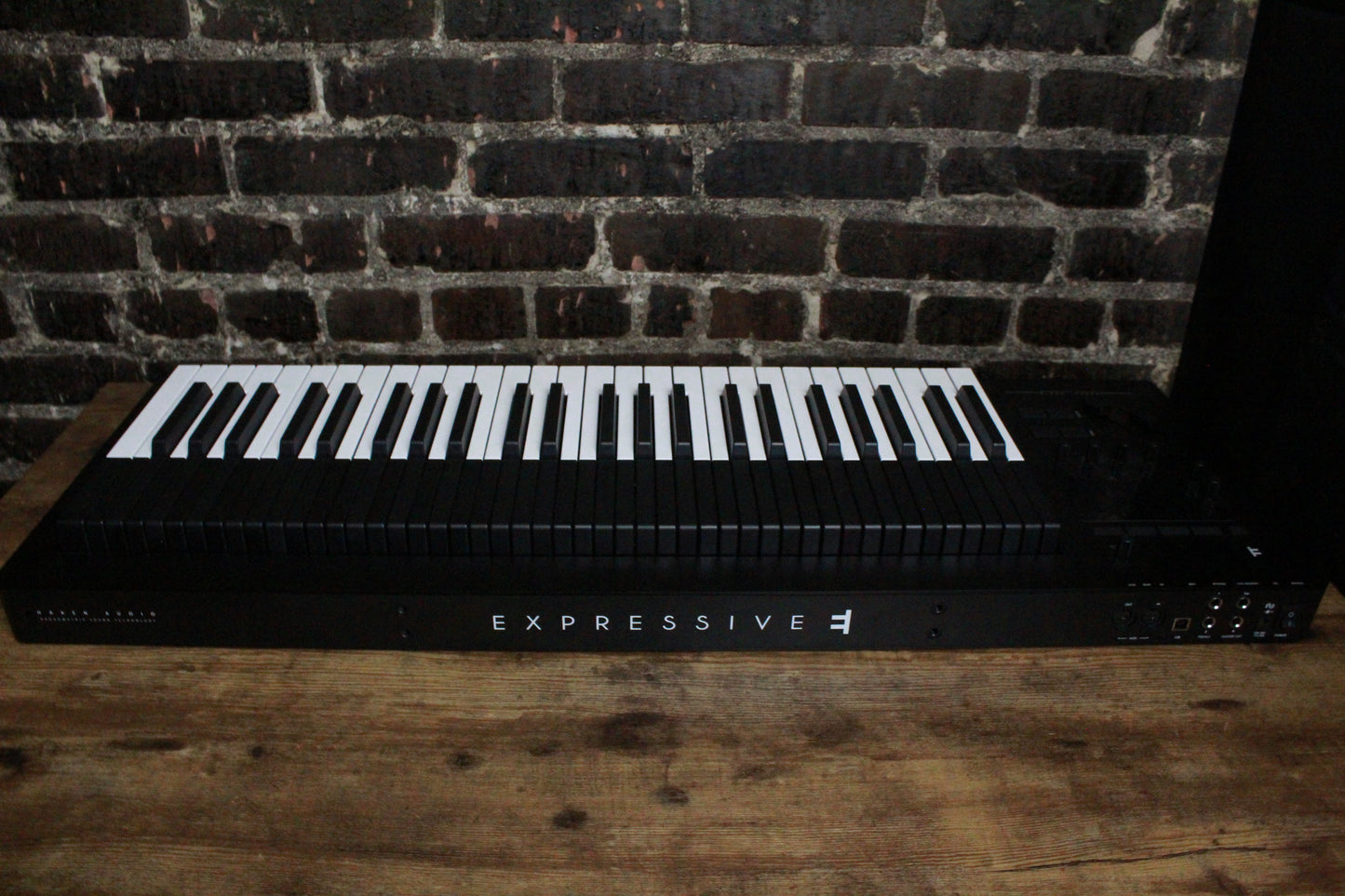 Expressive E Osmose (USED)