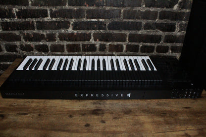 Expressive E Osmose (USED)
