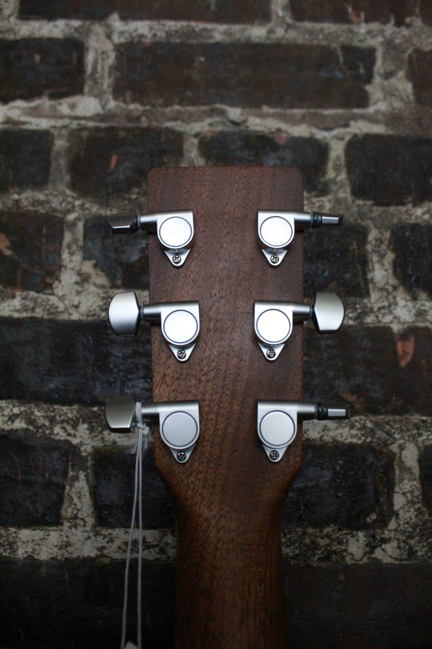 Martin OMC-10E Modern Burst Road Series