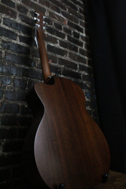 Martin OMC-10E Modern Burst Road Series